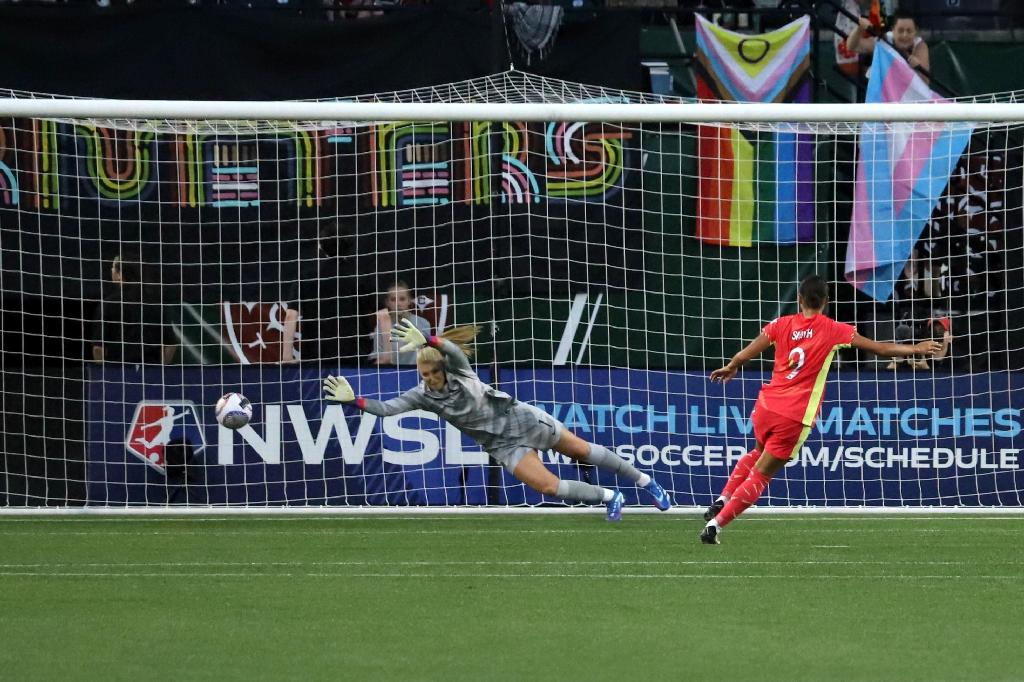 Sophia Smith penalty kick the difference in 1-0 win over North Carolina